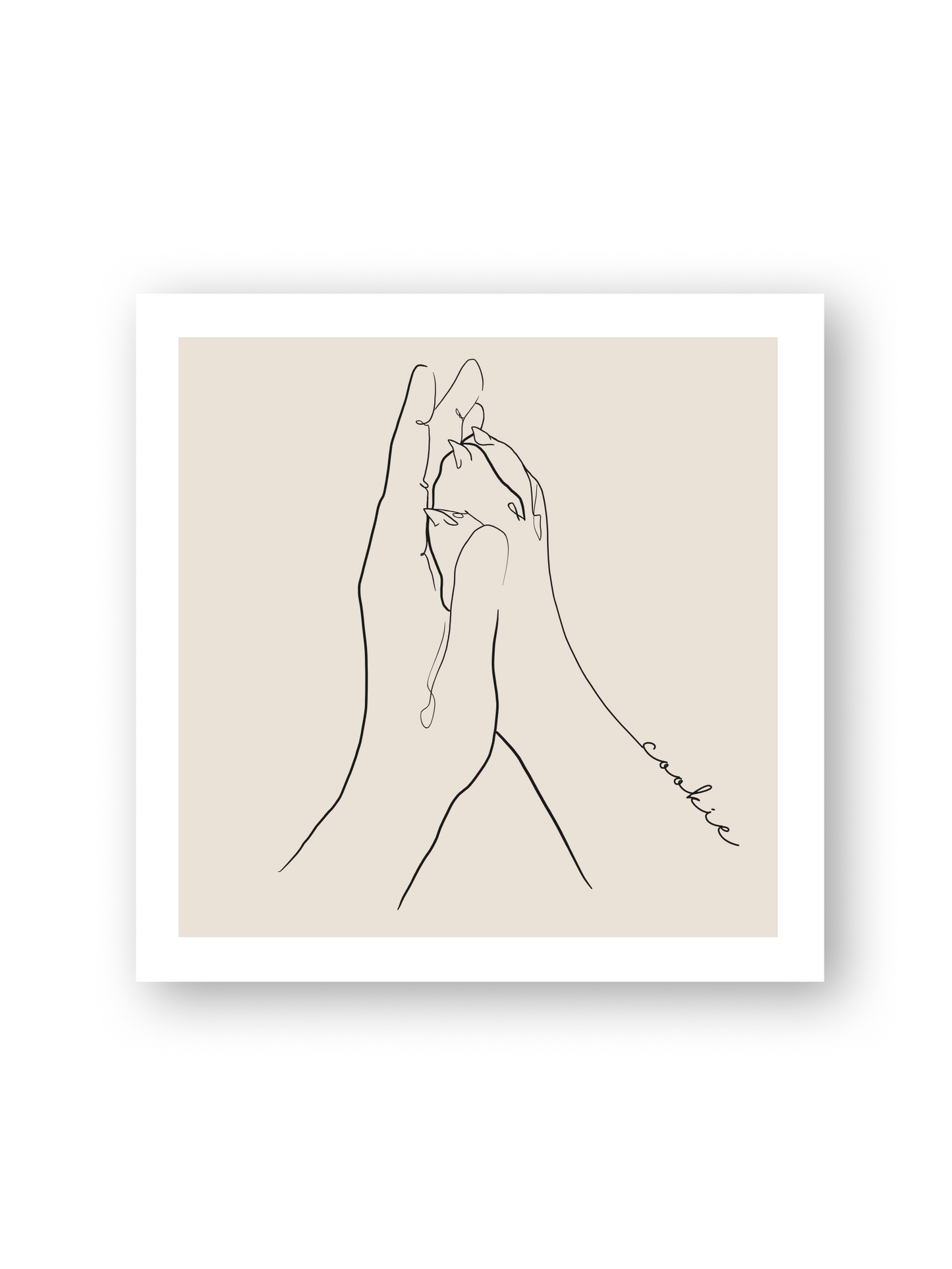 Line Art Poster „Patita“ von Sels Studio – Hundepfote in aufrechter Handhaltung als Zeichen von Verbundenheit auf beigem Hintergrund