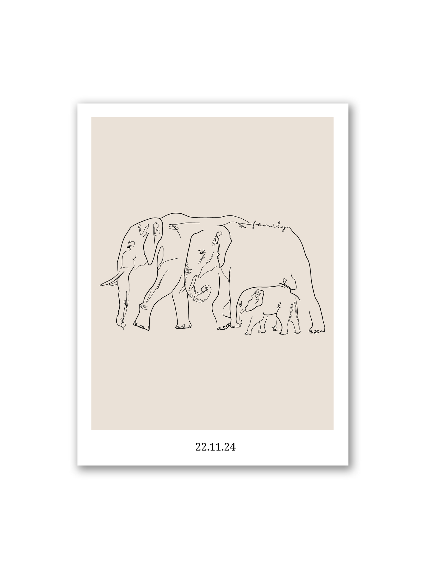 „Gentle Giants“ von Sels Studio – Elefantenfamilie in personalisierbarer Line Art auf beigem Hintergrund, ideales Wandbild mit Name und Datum