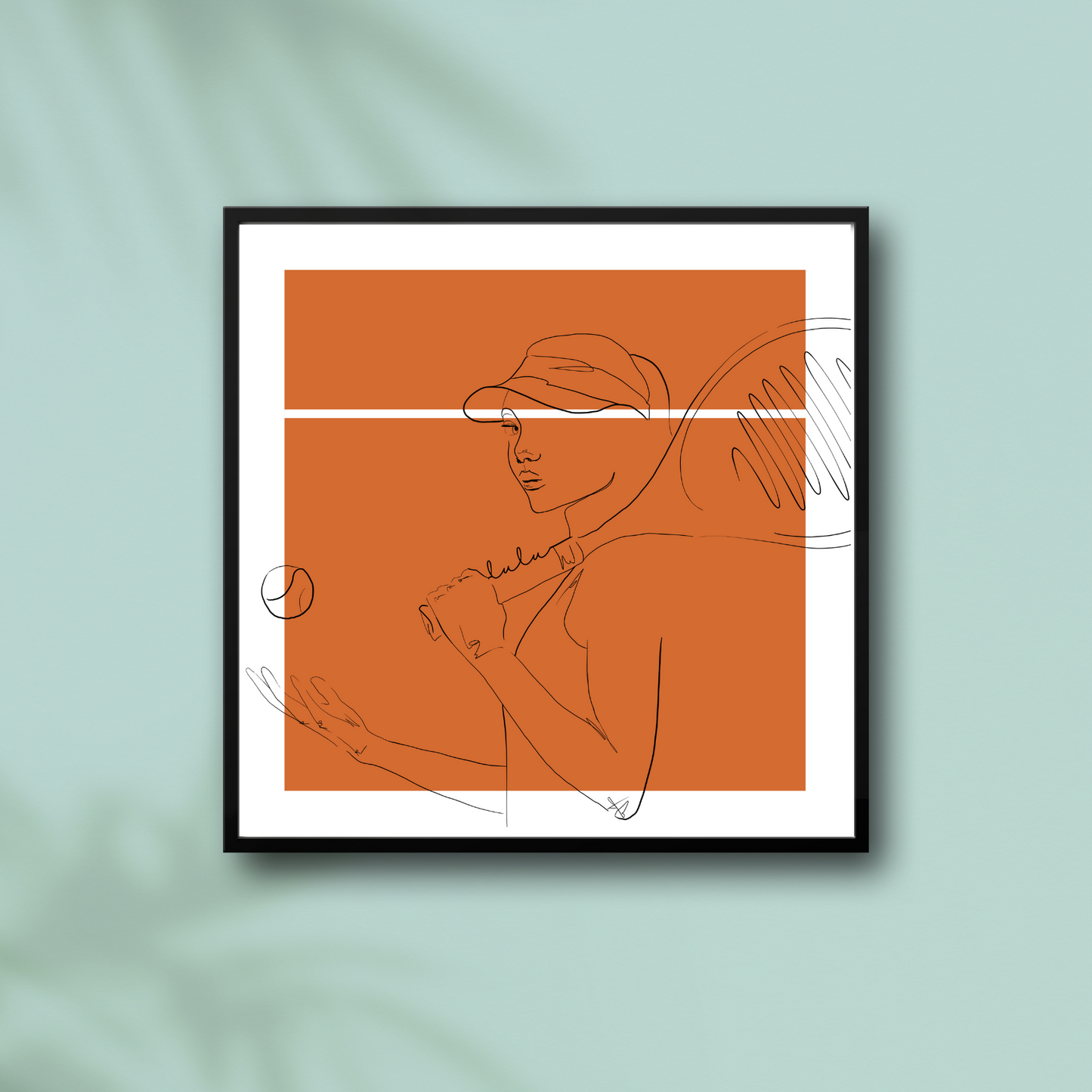 Line-Art-Poster „Matchpoint Moment“ von Sels Studio in schwarzem Rahmen, zeigt eine fokussierte Tennisspielerin in minimalistischen Linien auf einem terrakottafarbenen Hintergrund mit weißer Netzlinie. Die Komposition erinnert an den entscheidenden Moment auf dem Tennisplatz und verleiht Sportästhetik einen künstlerischen Ausdruck.