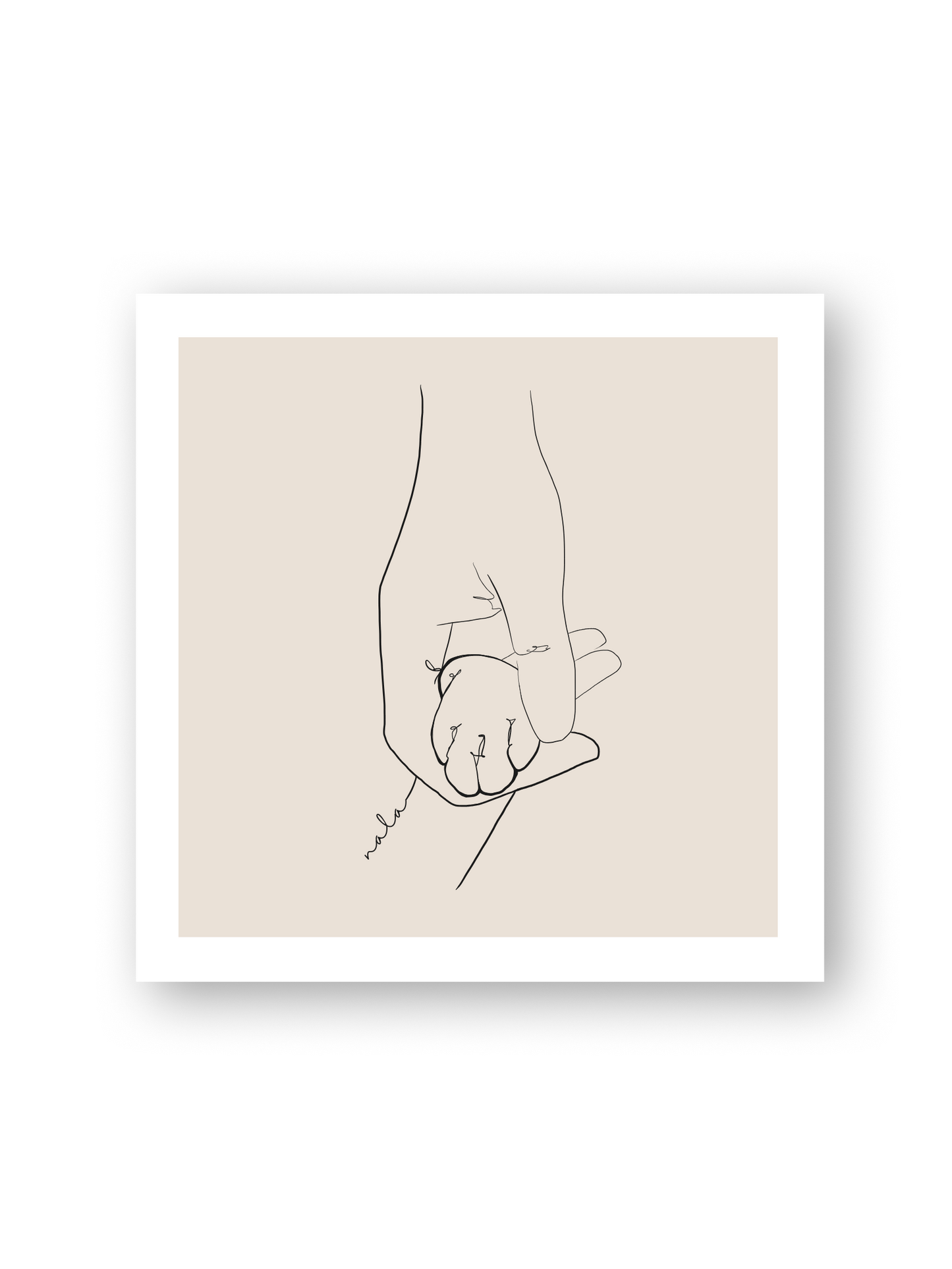 Line Art Poster „Pati“ von Sels Studio – Katzenpfote in menschlicher Hand als Symbol für Tierliebe auf beigem Hintergrund 